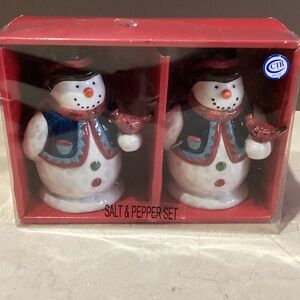 CIB (Christmas in Boston) snowman salt and pepper shaker set